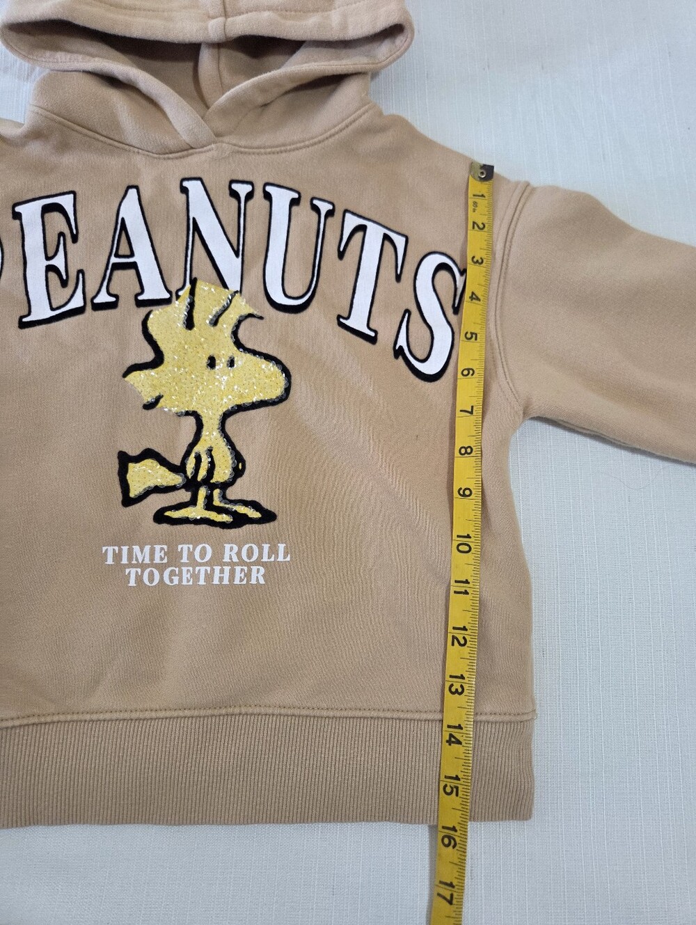 Zara Peanuts Beige Peanuts Hoodie with Yellow Woodstock Graphic 4t/5t - Picture 3 of 6